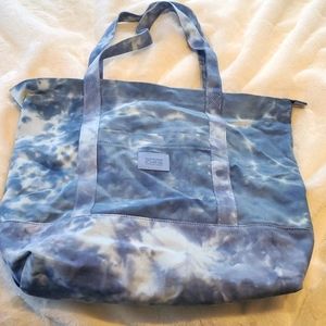 Blue Tie-Dye VS Pink Tote